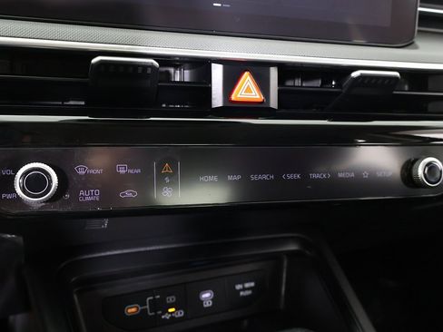 Used 2025 Kia K5 LXS image 44