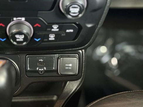 Used 2019 Jeep Renegade Limited w/ Safety and Security Group image 35