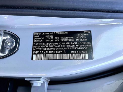 Certified 2023 Porsche Macan AWD/4WD image 35