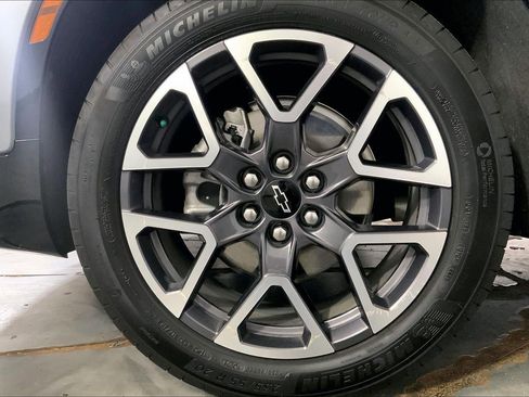 Used 2025 Chevrolet Blazer RS FWD image 9
