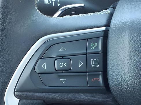 Used 2023 Jeep Grand Cherokee Limited image 27