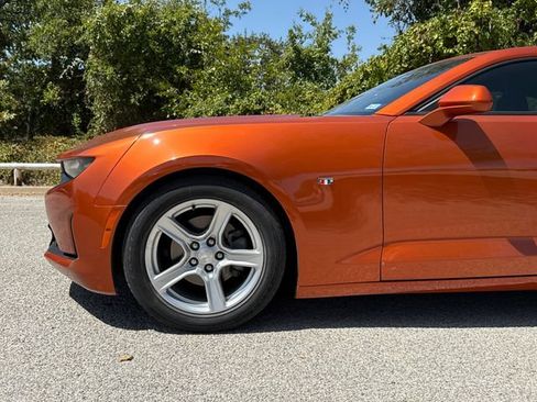 Used 2022 Chevrolet Camaro LT RWD image 5