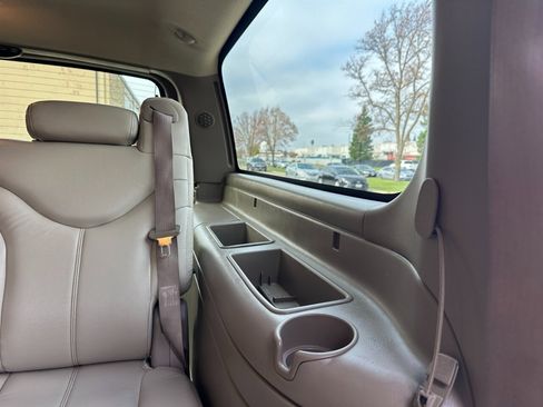 Used 2002 GMC Yukon XL 2500 SLT image 37