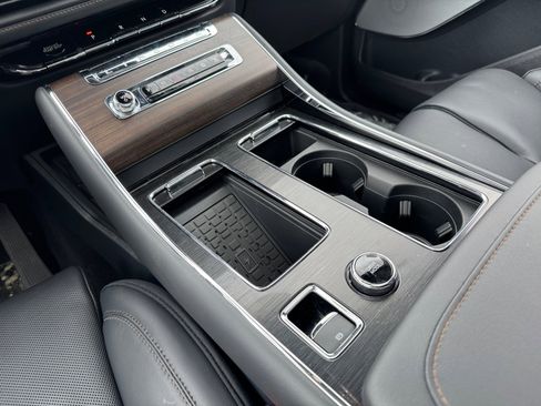 New 2025 Lincoln Aviator Reserve w/ Equipment Group 201A image 17