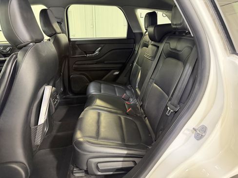 Used 2022 Lincoln Corsair FWD w/ Equipment Group 101A image 10