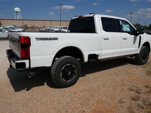 New 2026 Ford F250 Platinum w/ Tremor Off-Road Package image 4