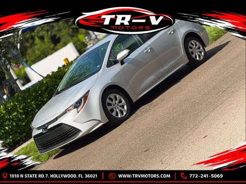 Used 2026 Toyota Corolla LE FWD image 5