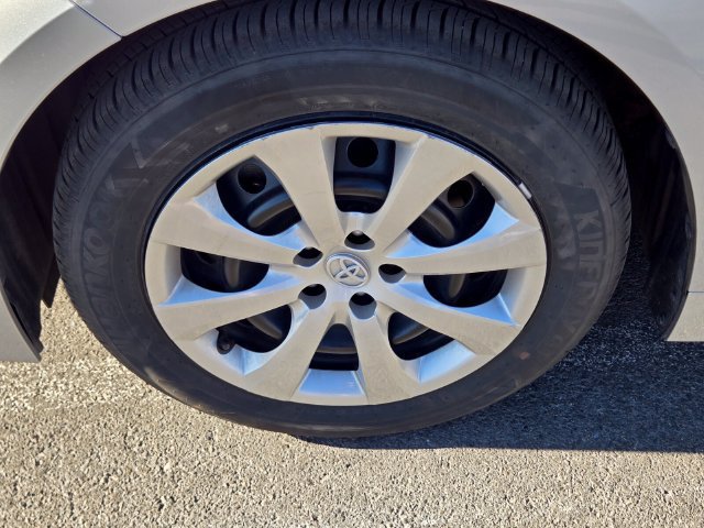 Used 2026 Toyota Corolla LE FWD image 13