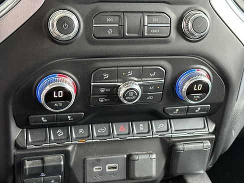 Used 2020 GMC Sierra 1500 Elevation w/ Elevation Value Package AWD/4WD image 24