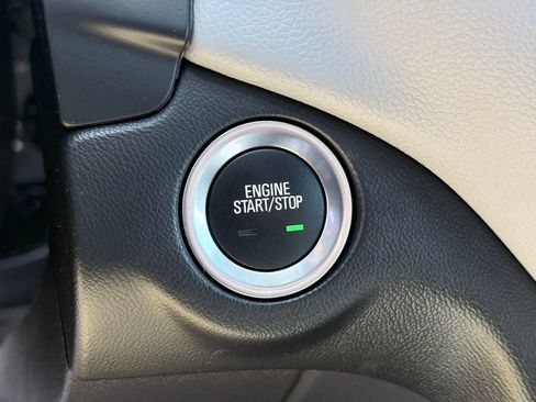 Used 2023 Chevrolet Equinox LS w/ LS Convenience Package FWD image 18