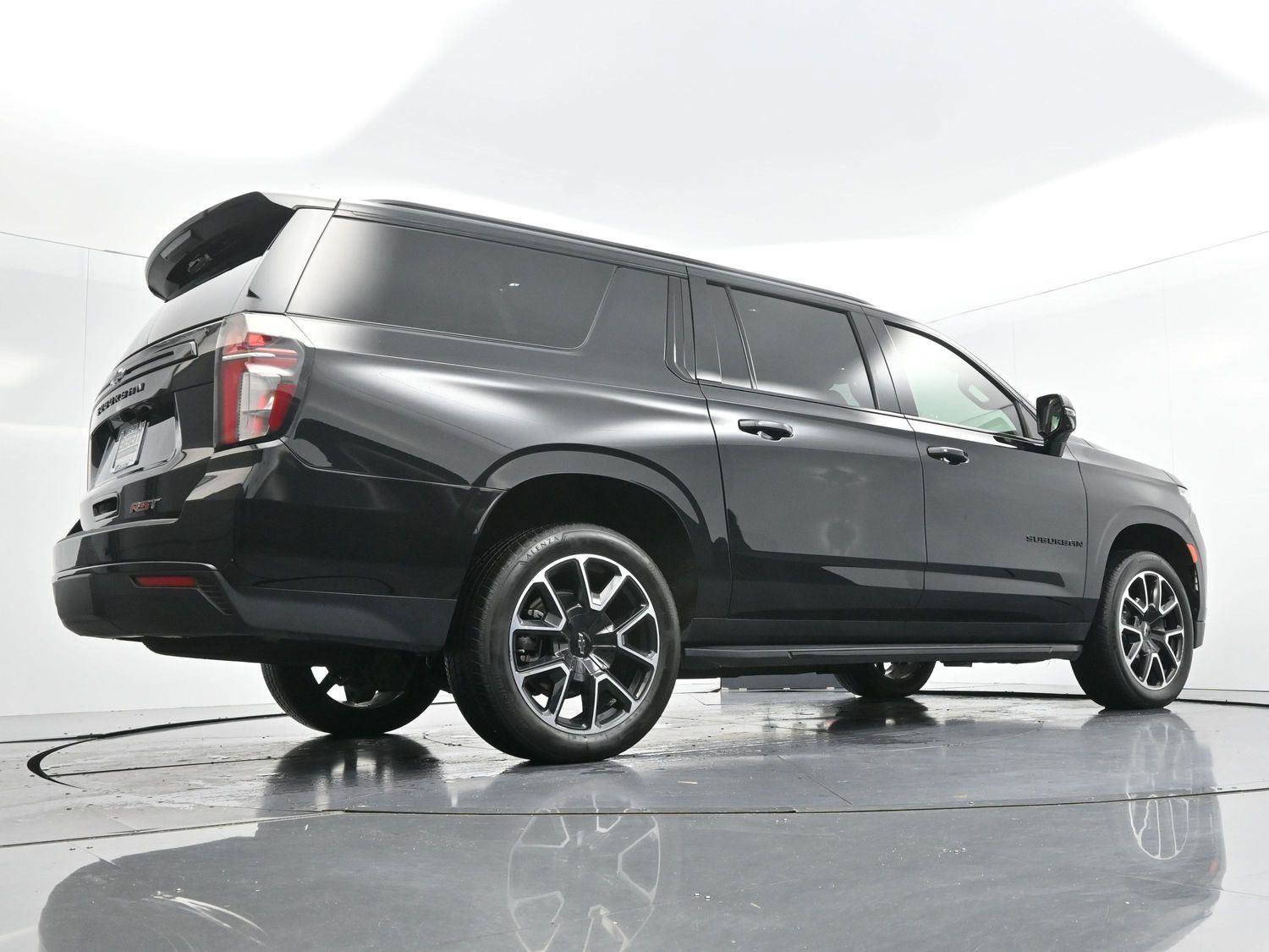 Used 2024 Chevrolet Suburban RST w/ Luxury Package AWD/4WD image 57