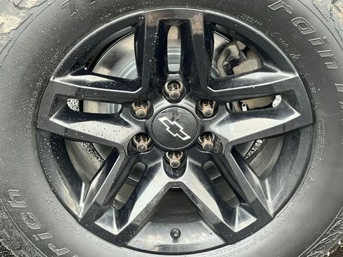 Used 2020 Chevrolet Silverado 1500 LT Trail Boss image 10