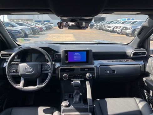 Used 2026 Toyota Tacoma SR5 AWD/4WD image 8