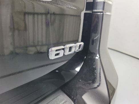 Certified 2021 Cadillac Escalade Sport w/ LPO, ONYX Package image 5