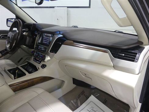 Used 2019 GMC Yukon Denali w/ Denali Ultimate Package AWD/4WD image 24