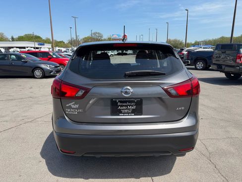 Used 2019 Nissan Rogue Sport S image 4