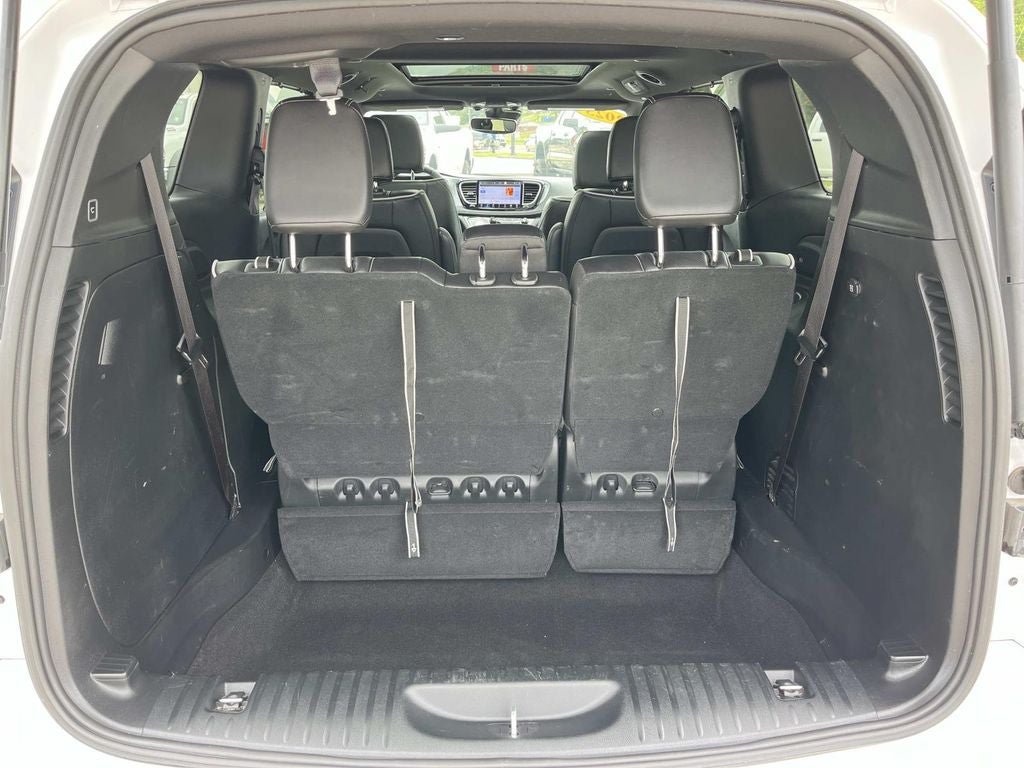 Used 2025 Chrysler Pacifica Limited FWD image 23