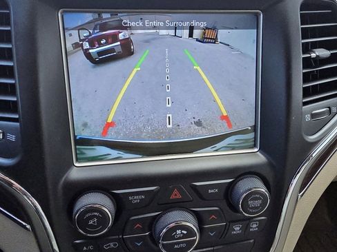 Used 2015 Jeep Grand Cherokee Overland AWD/4WD image 23