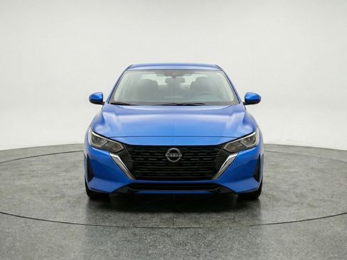 Used 2025 Nissan Sentra SV FWD image 2