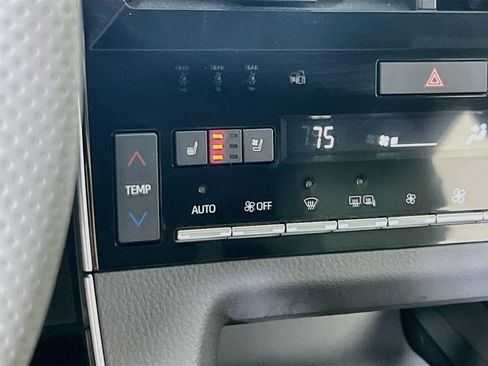 Used 2019 Toyota Avalon Limited w/ Advanced Safety Package FWD image 20