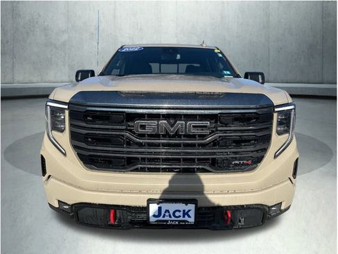 Used 2022 GMC Sierra 1500 AT4 w/ AT4 Preferred Package image 10