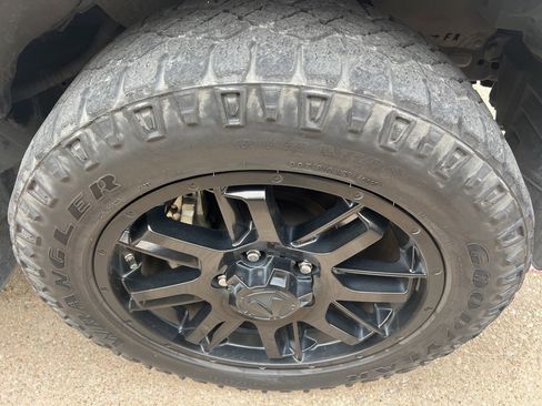 Used 2020 Toyota Tundra SR5 w/ SR5 Upgrade Package image 25