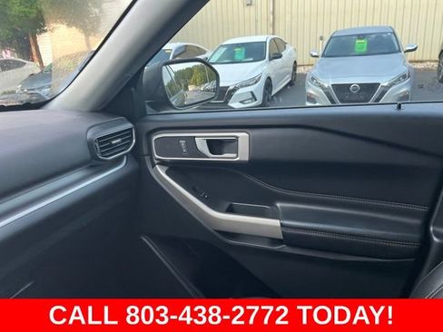 Used 2022 Ford Explorer XLT w/ Equipment Group 202A RWD image 28