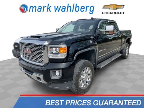 Used 2017 GMC Sierra 2500 Denali w/ Suspension Package, Off-Road AWD/4WD image 1