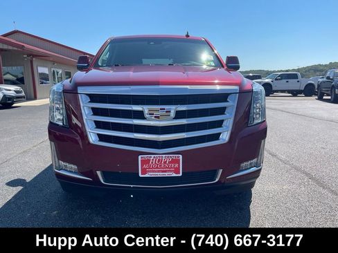 Used 2017 Cadillac Escalade Luxury AWD/4WD image 7