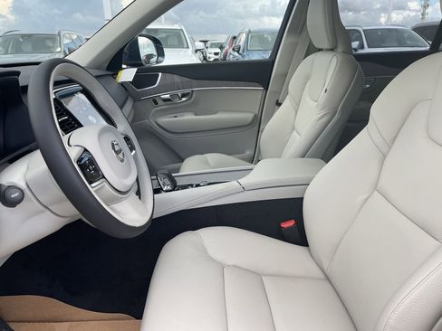 New 2025 Volvo XC90 B6 Plus w/ Protection Package Premier image 12