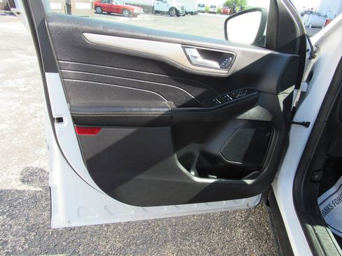 Used 2021 Ford Escape SE FWD image 24