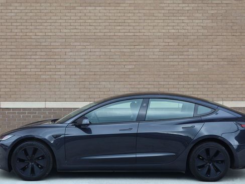 Used 2025 Tesla Model 3 Long Range RWD image 3
