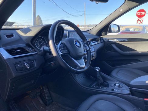 Used 2017 BMW X1 xDrive28i image 11