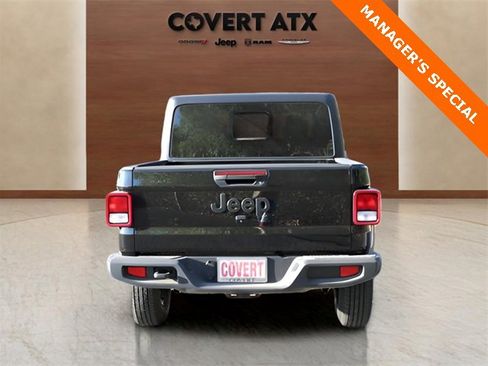 New 2025 Jeep Gladiator Sport image 4