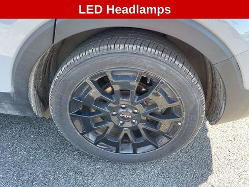 Used 2022 Kia Telluride EX w/ EX Premium Package image 11