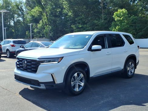 Certified 2025 Honda Pilot EX-L image 3