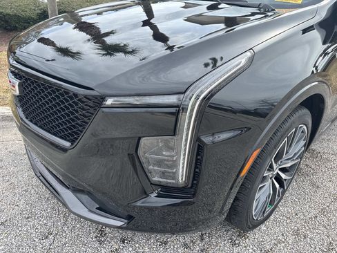 Used 2024 Cadillac XT4 Sport image 9