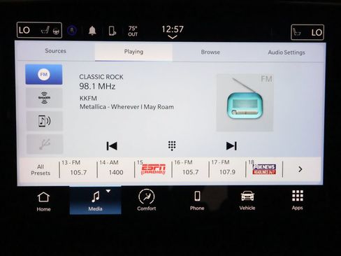 Used 2023 Chrysler Pacifica Touring-L FWD image 40