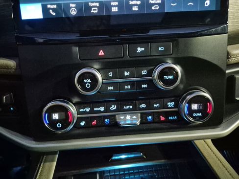 Used 2022 Ford Expedition Limited image 37