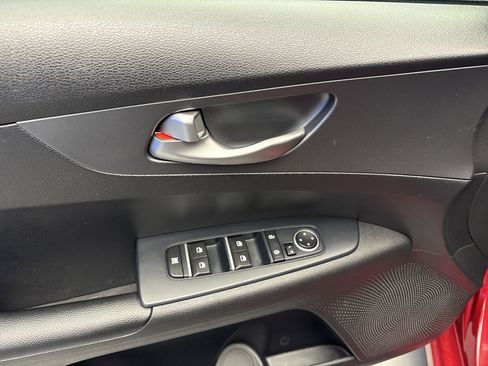 Used 2020 Kia Forte LXS FWD image 10