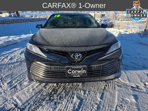 Used 2018 Toyota Camry XLE image 2