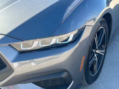 Used 2024 Ford Mustang Premium image 4