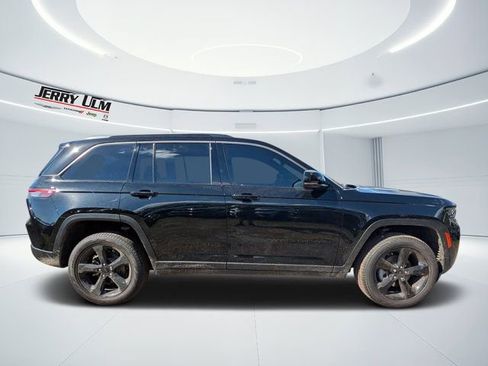 New 2026 Jeep Grand Cherokee Limited w/ Limited Altitude Package image 2