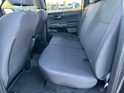 Used 2016 Toyota Tacoma TRD Off-Road w/ Premium & Technology Package AWD/4WD image 27