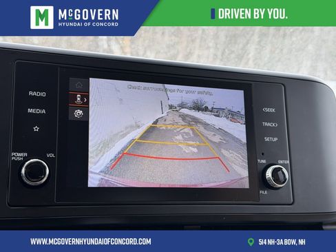 Used 2024 Kia Carnival LX image 7