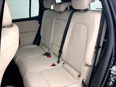 Used 2025 Mercedes-Benz GLB 250 image 17