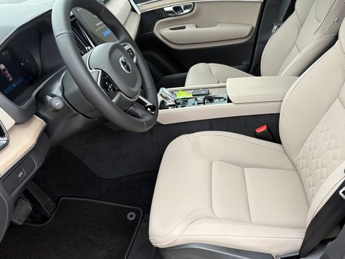 New 2026 Volvo XC90 B6 Plus w/ Protection Package Premier image 19