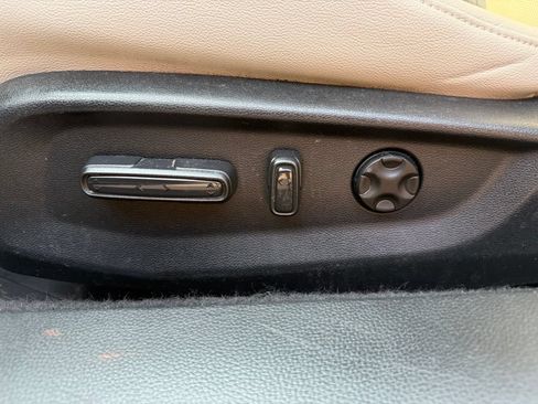 Used 2020 Honda Accord Touring image 11