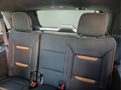 Used 2022 GMC Yukon AT4 w/ Technology Package AWD/4WD image 11
