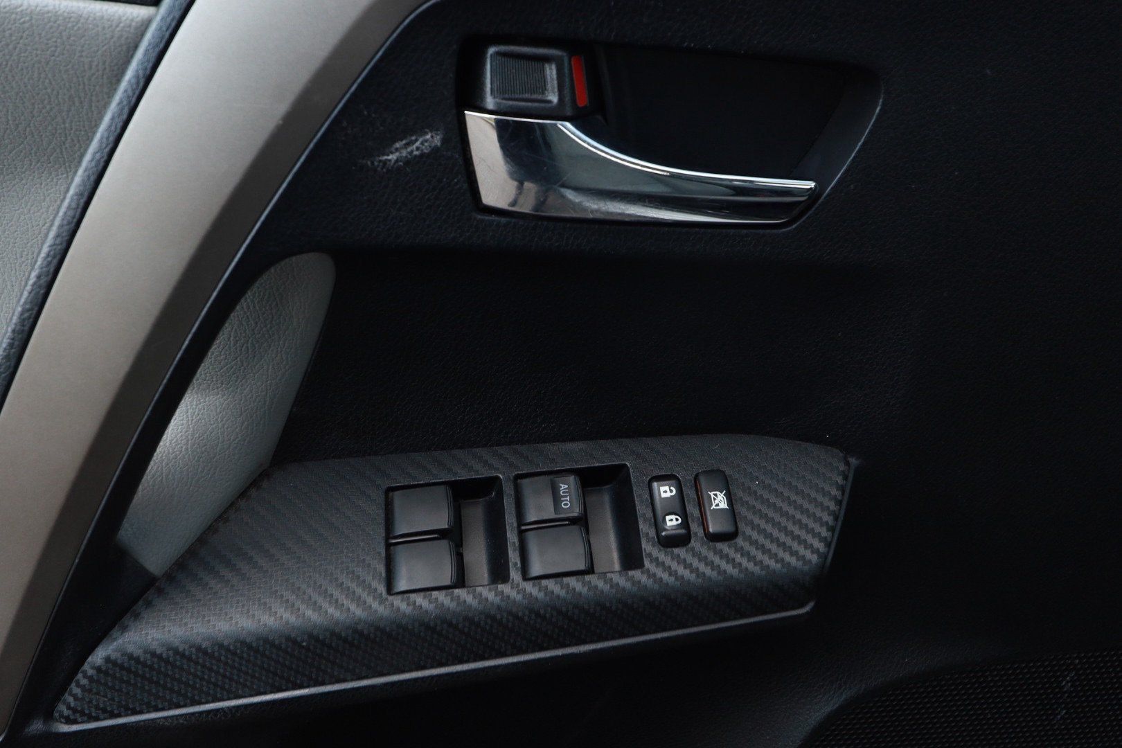 Used 2014 Toyota RAV4 XLE FWD image 21